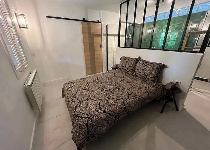 Villa Dans La Bastide De - Piscine Chauffee, Parking Prive